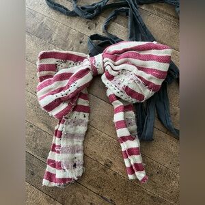 ♥️ Magnolia Pearl Louis Bowtie